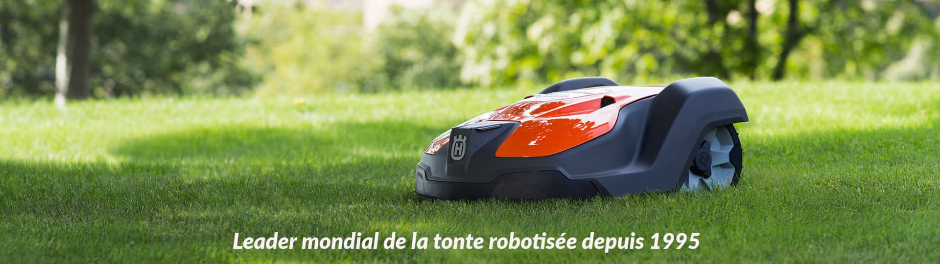 Robot de tonte Husqvarna Automower sur une pelouse